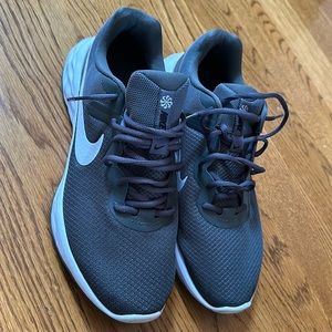 Nike Revolution 6 size 12